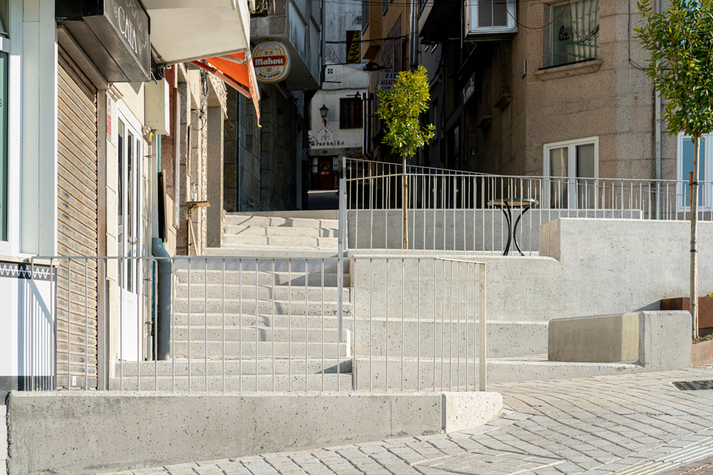 Proyecto de la Plaza dos Viños en Sanxenxo, por Crudo Arquitectura