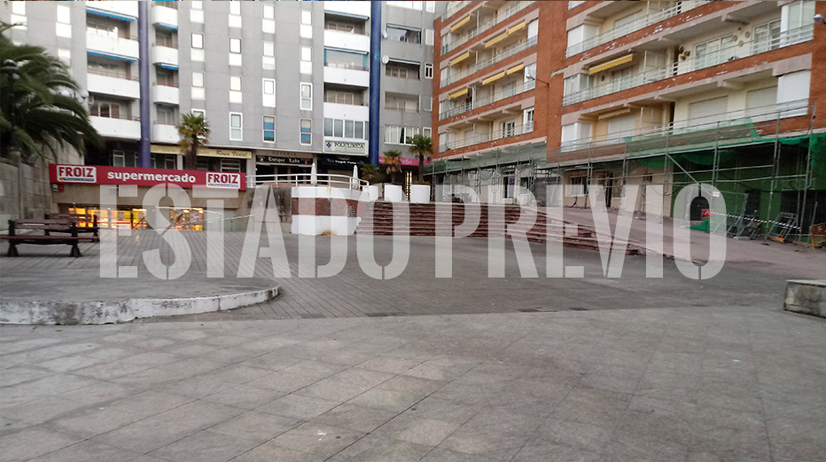 Estado previo de la Praza do Pazo en Portonovo, antes de la reforma de la nueva plaza